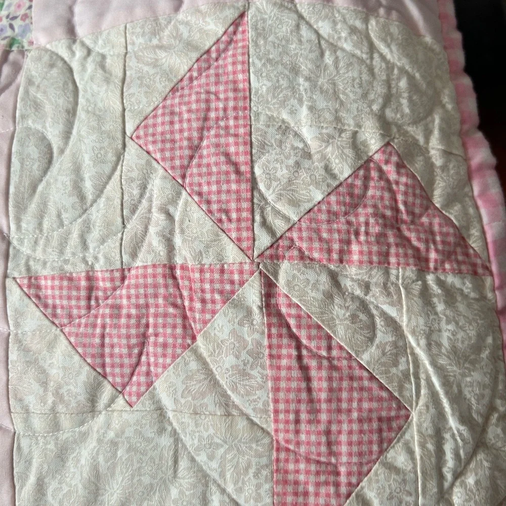 Pink and White Quilted Bedspread - Picture 7 of 10